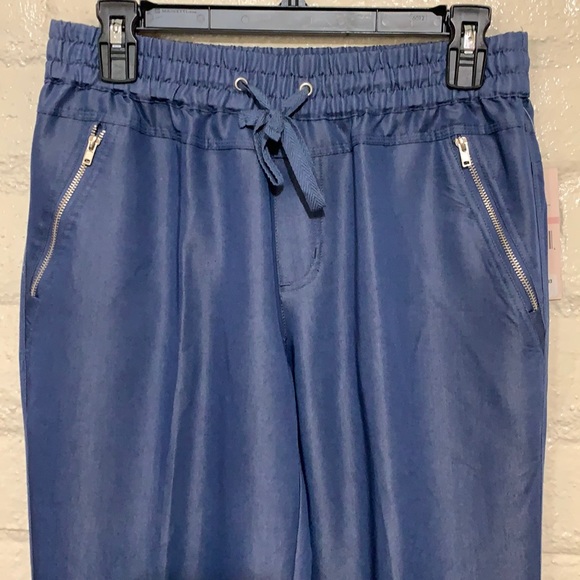 Nannette Pants - 🇺🇸 3 for$13 Must bundle 3 🇺🇸 items for discount.